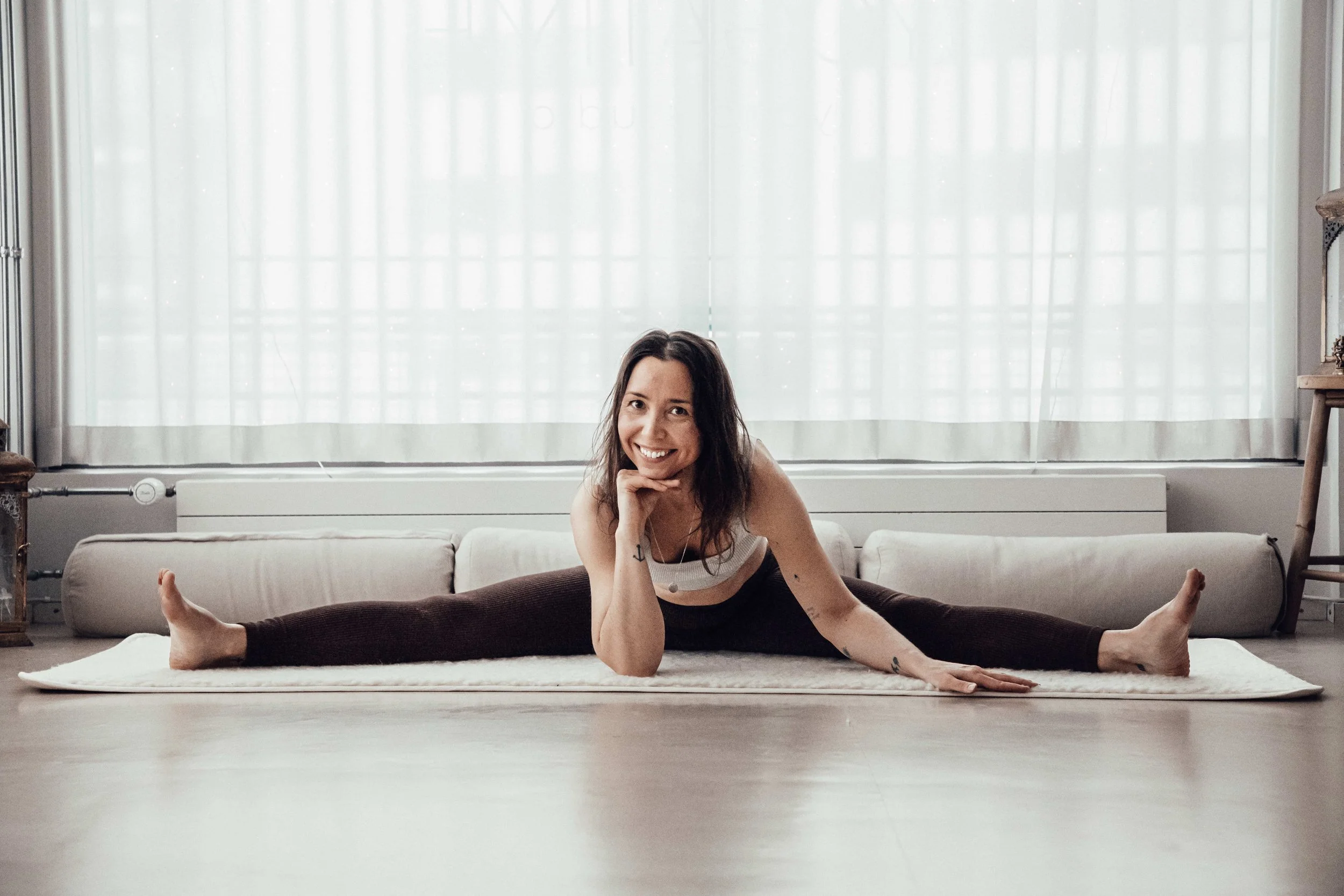 Nina Andersson joogaohjaajana